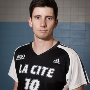Un joueur des Coyotes de La Cité bat un record provincial au volley-ball!