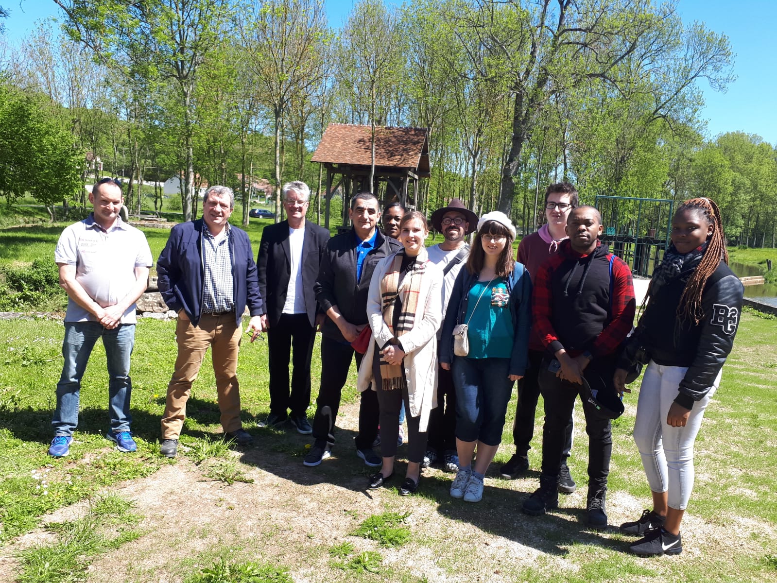 Visite d'un moulin en France par les étudiants et les chefs de La Cité.